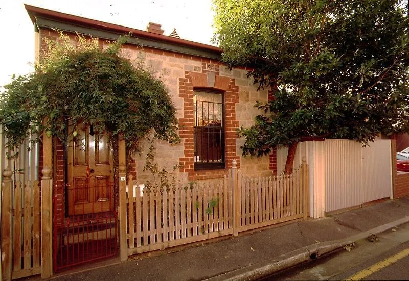 **** Hotel North Adelaide Heritage Cottage & Apartments Australia
