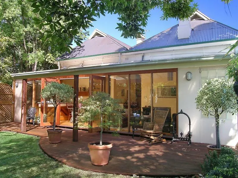 **** Hotel North Adelaide Heritage Cottage & Apartments Australia